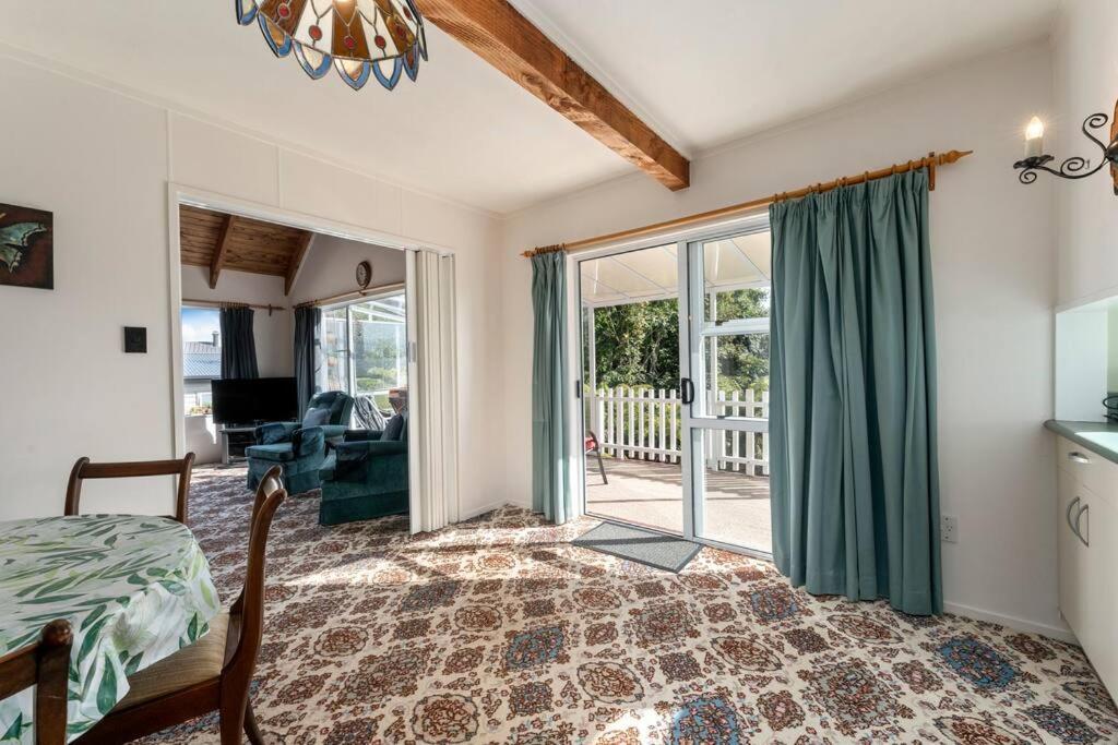 Villa Charming Hideaway Lago Lago Taupo Esterno foto