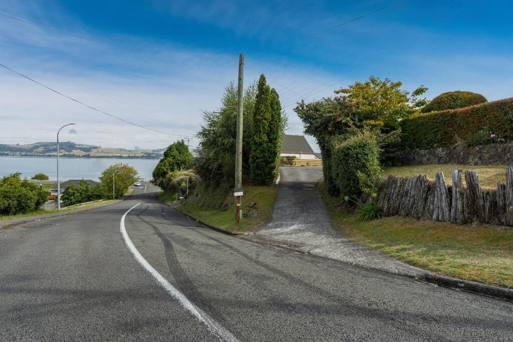 Villa Charming Hideaway Lago Lago Taupo Esterno foto