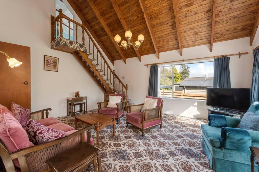 Villa Charming Hideaway Lago Lago Taupo Esterno foto