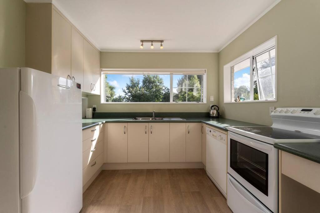 Villa Charming Hideaway Lago Lago Taupo Esterno foto
